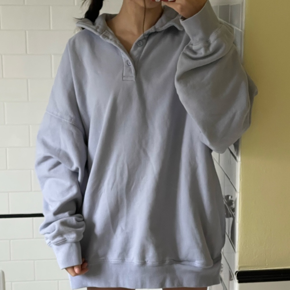 Brandy Melville crewneck light blue